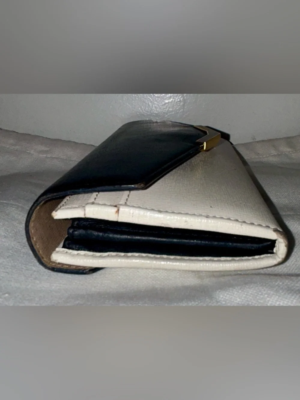 Fendi Black Leather V-Detail Wallet - Picture 2 of 12